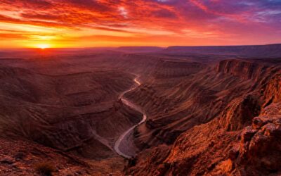 Fish river canyon visit at sunset reveals the landscape’s beauty.